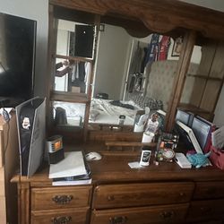 Drawers With Big Mirror