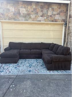 Large brown Sectional Couch