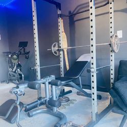Workout Power Rack With Adjustable Bench 