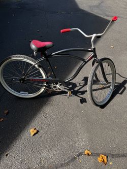 Schwinn Beach Cruiser 26in white wall tires great condition