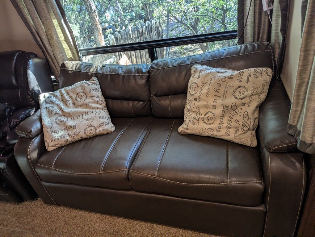 Pul Out Sofa (RV)