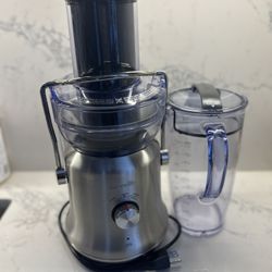 Breville Juicer (Stainless Steel) Like new