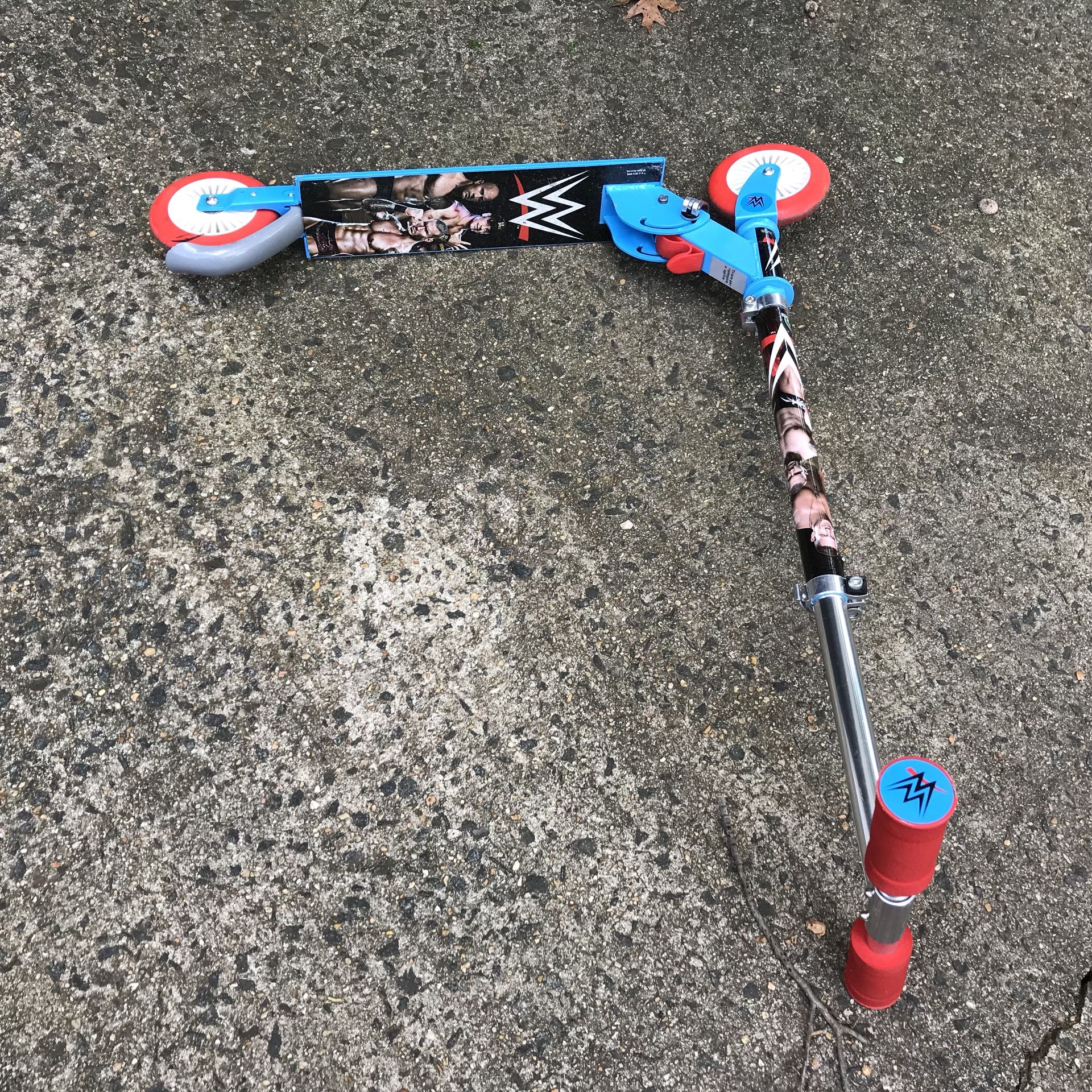 WWE Youth Scooter / Razor