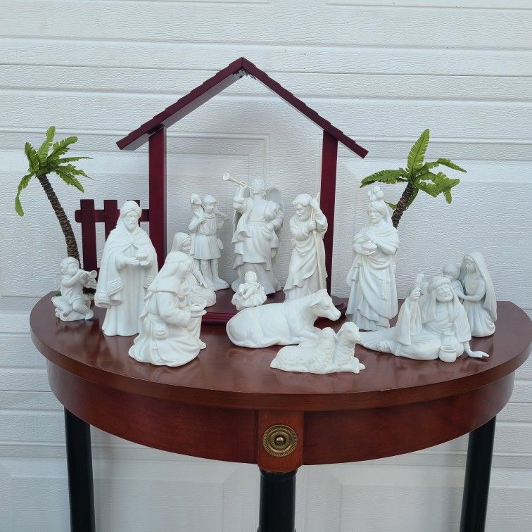 Avon Nativity Vintage