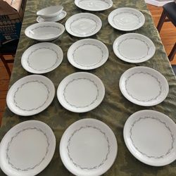 Noritake Fine China Dinner Set