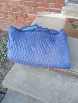 Double Sided Blanket For Multi Use Purpose 