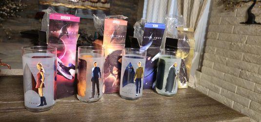 **New Star Trek collectible 16oz drinking glass**