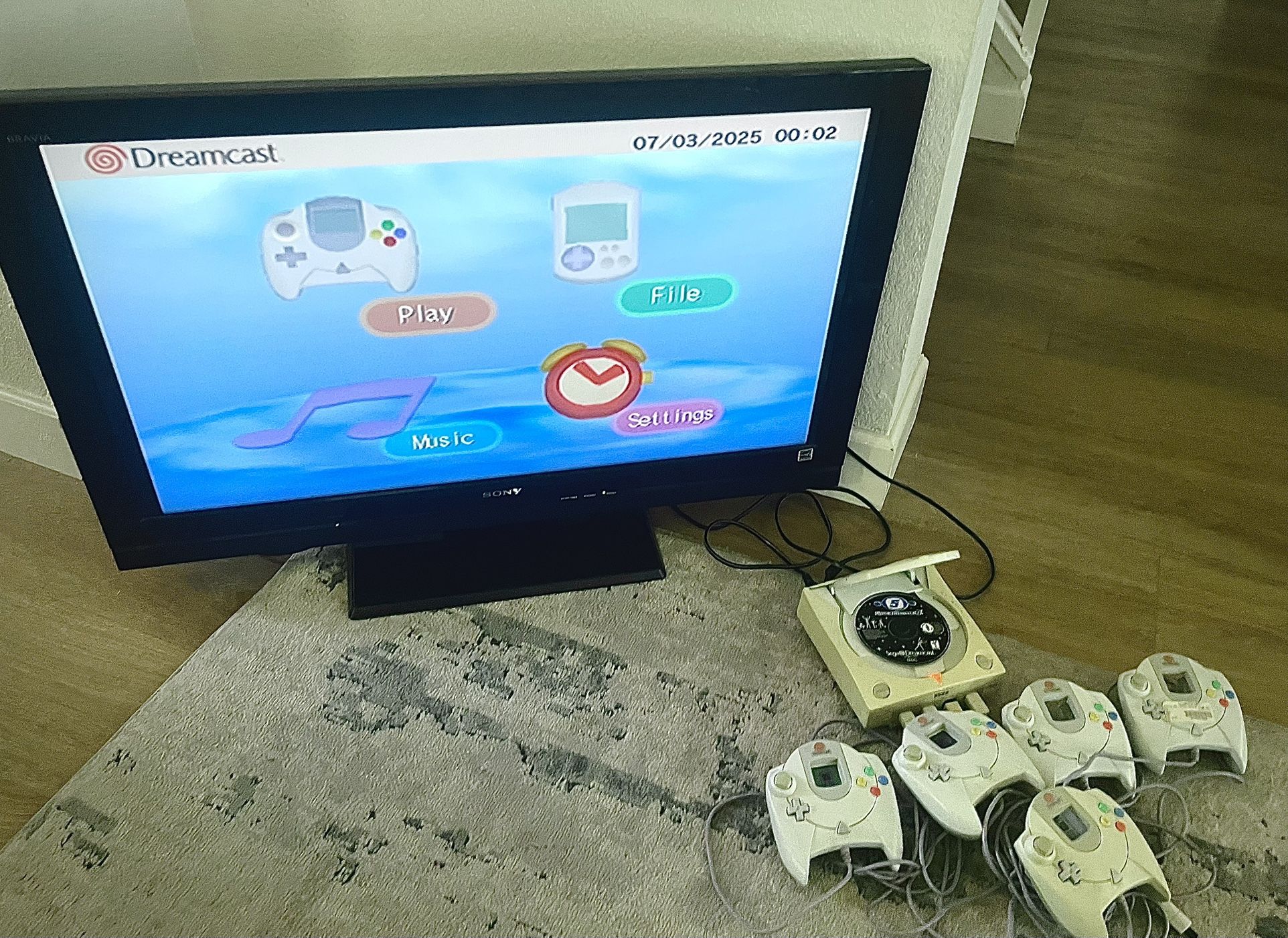 Sega Dream Cast + Many Video Games + 5 Controllers