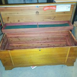 Cedar Chest -Vintage 