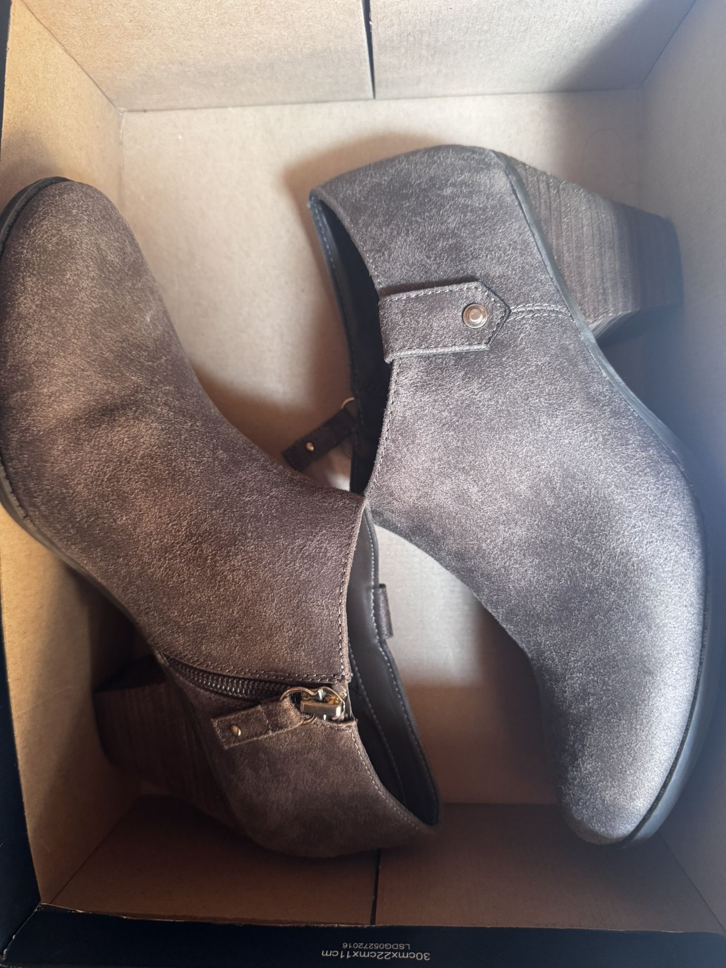 Womens Dr. Scholls Memory Foam Western Vegan Leather "Saint" Ankle Boots Sz 8