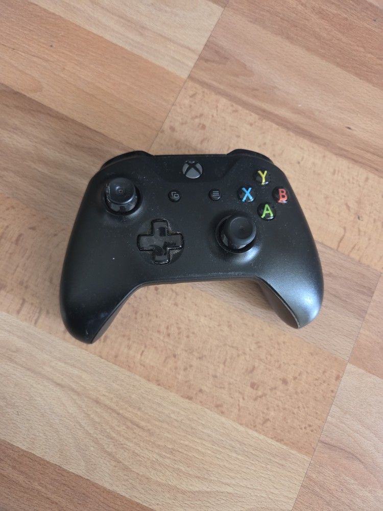 Xbox One Wireless Controller 