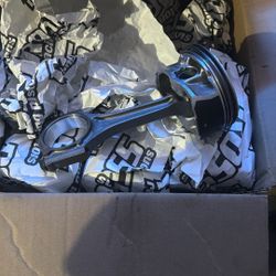 Piston And Rods 6.4 Hemi