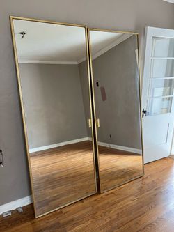 Bedroom mirror sliding closet doors