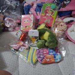 Sanrio Hello Kitty And Strawberry Shortcake Bundle