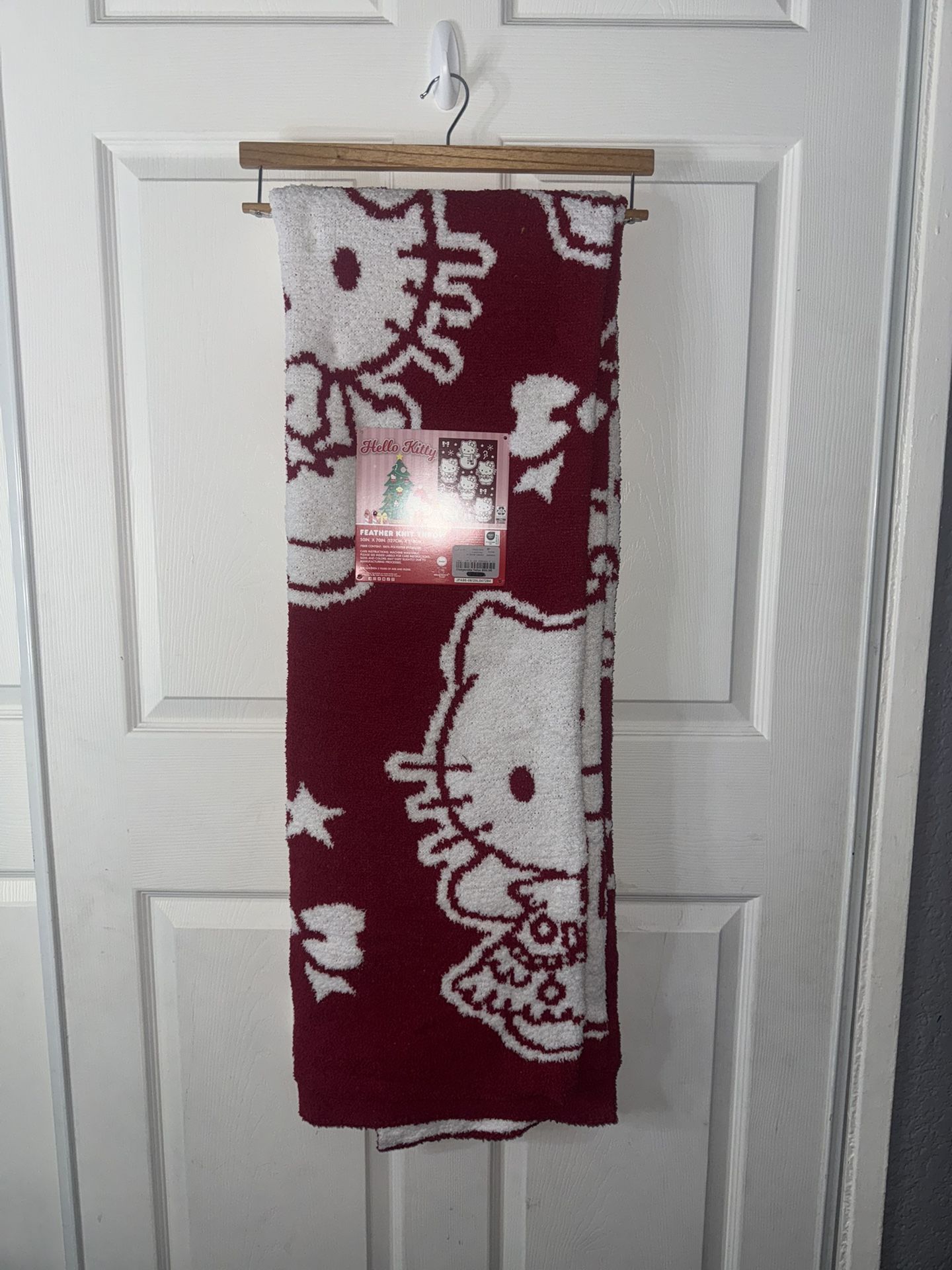 Hello Kitty Knitted Blanket