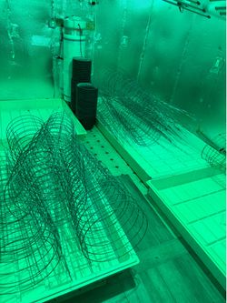 Hydroponic Trays / Tomato Cages / Pots