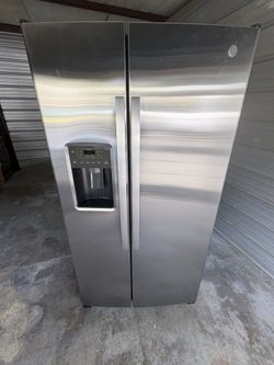 NEW Fingerprint Resistant Stainless Steel 25.3 Cubic Feet Side By Side Refrigerator 