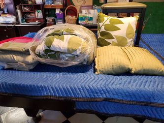 Queen Down Comforter With Sheets 