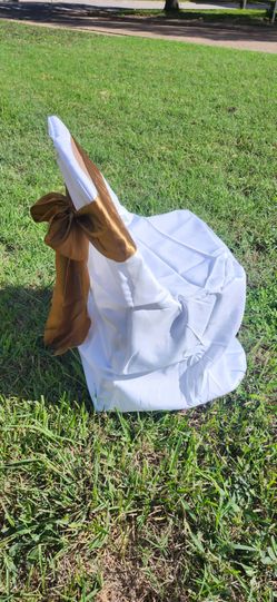 90 White Folding Chair Covers + 90 Gold Satin Sashes