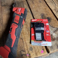 Milwaukee M18 18V Lithium-Ion Cordless Oscillating Multi-Tool 