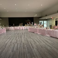 10 Pink tablecloths