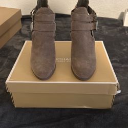Real Authentic Michael Kors Heeled Boots Size 6.5