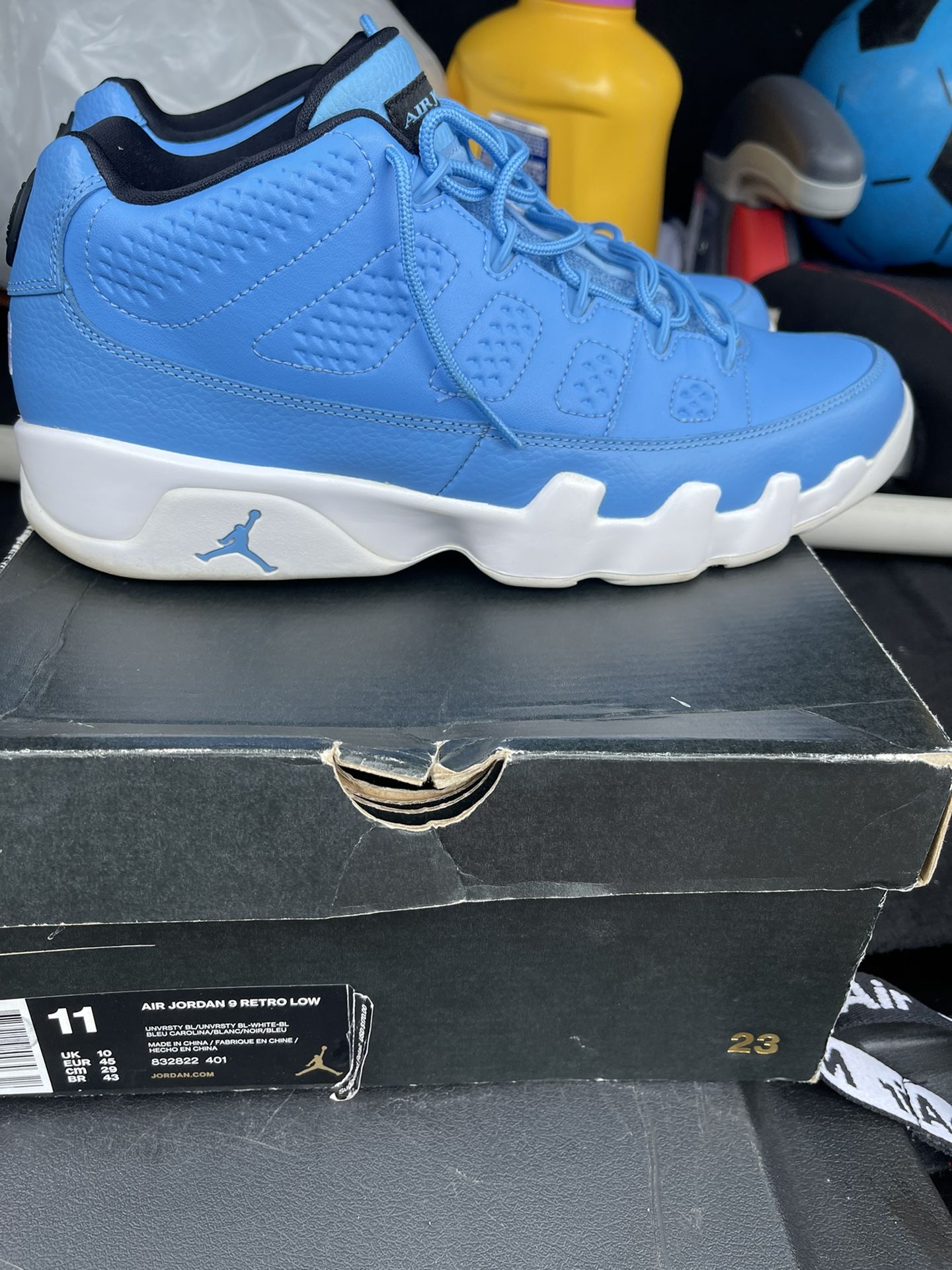 Jordan Retro 9 Low Pantone