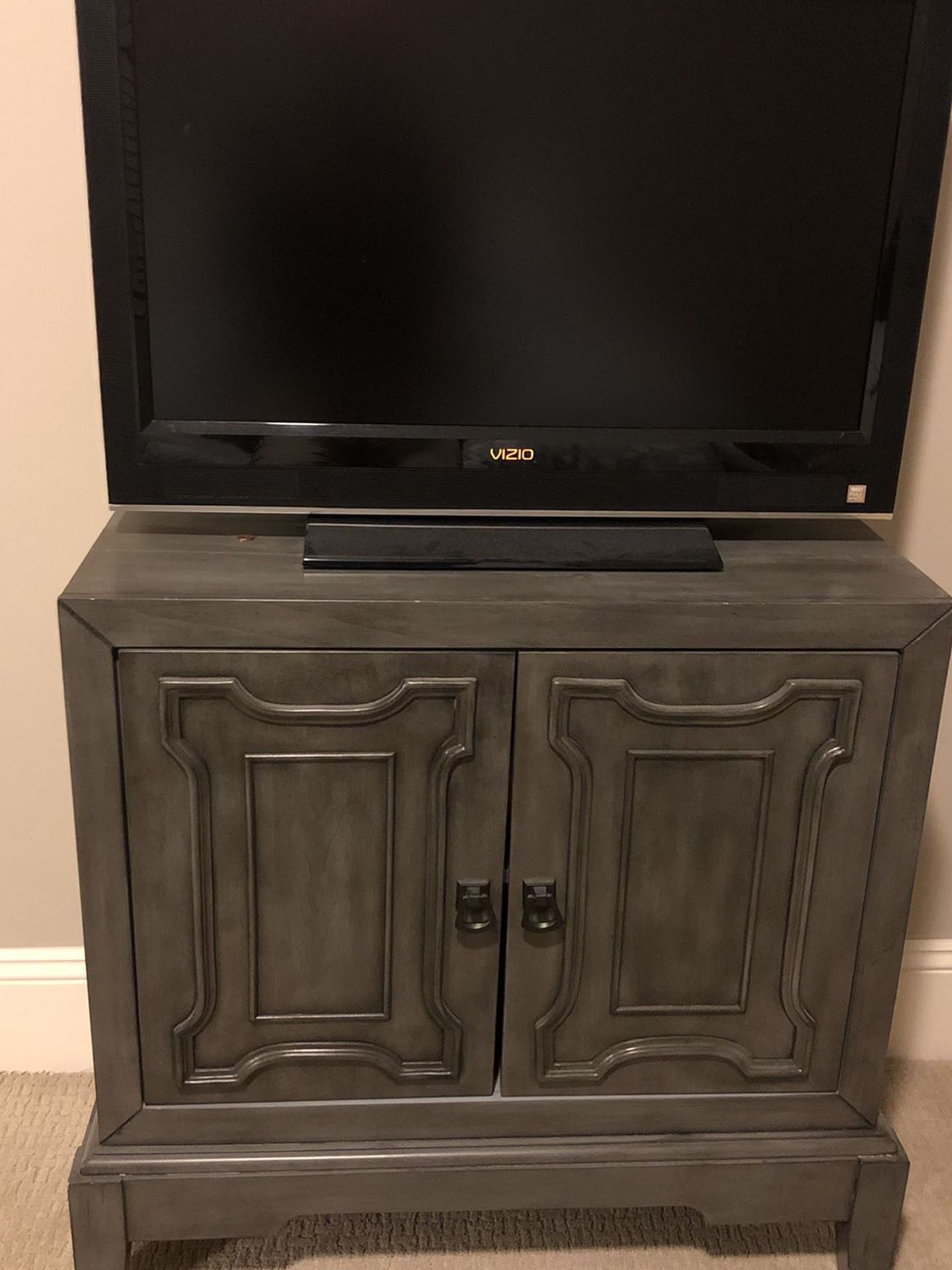 TV With Stand/Hutch