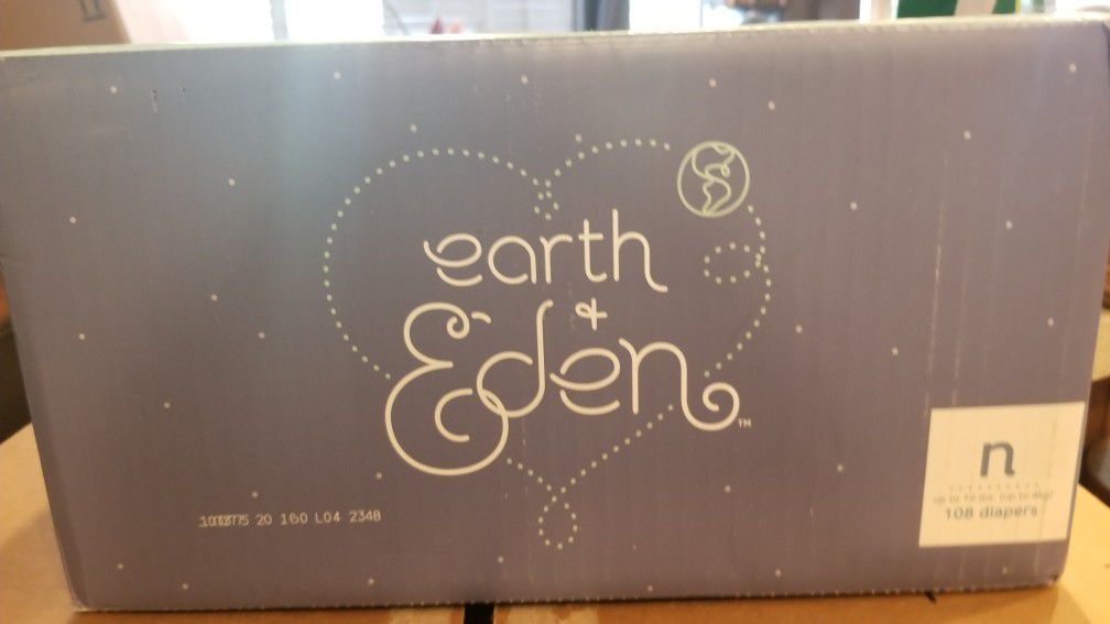 Earth & Eden newborn diapers 108 count (NEW)