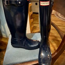 Hunter Rain Boots Size 8 Women’s Navy Blue