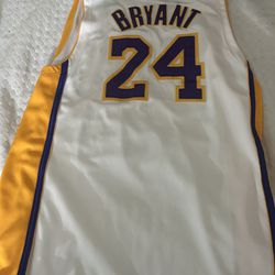Kobe Bryant Los Angeles Lakers Jersey Mamba Skin L for Sale in Los Angeles,  CA - OfferUp