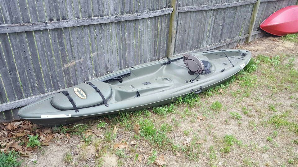 Kayak pelican castaway 116 dlx fishing kayak
