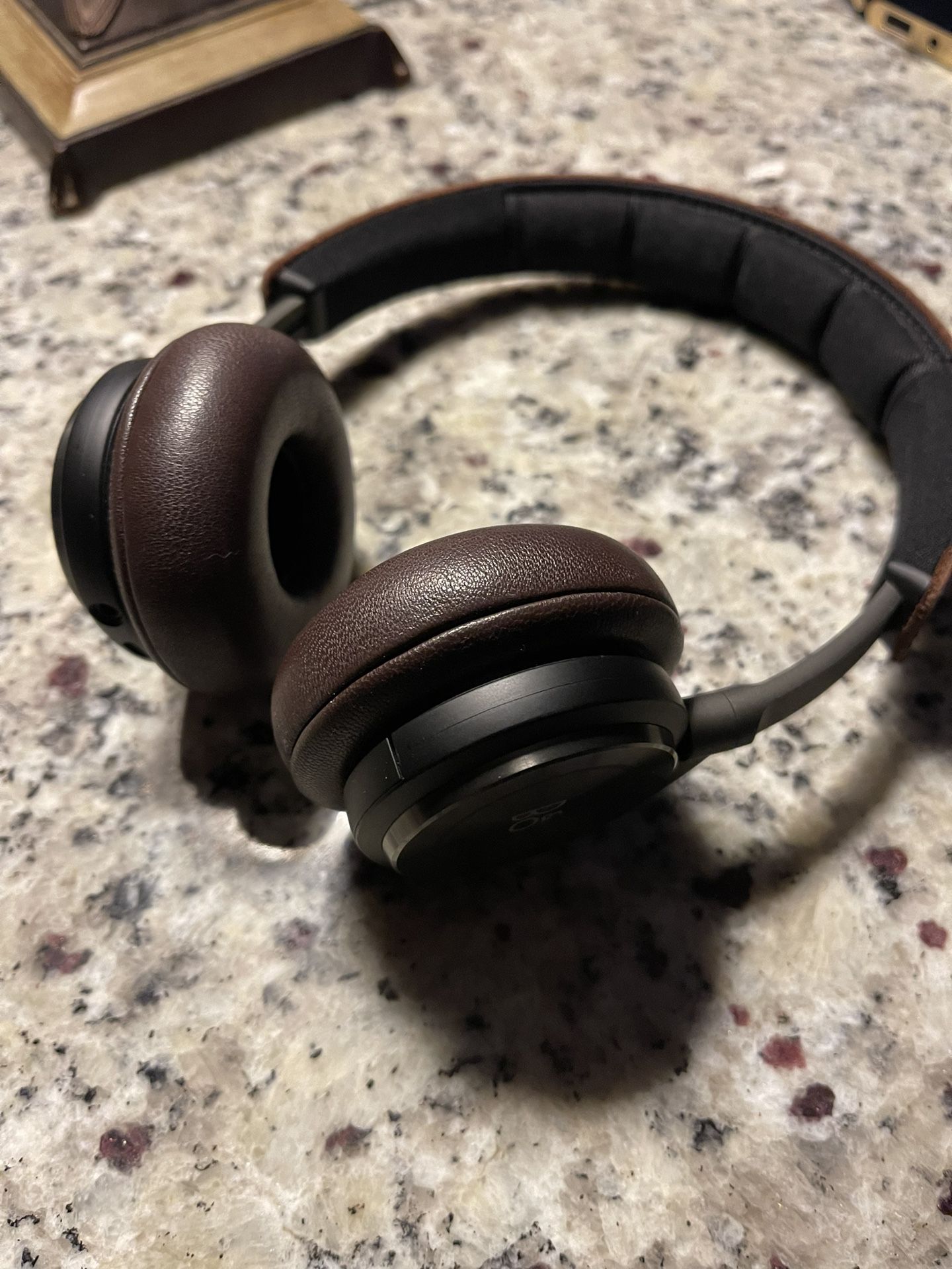 Bang and Olfson Bluetooth Wireless Headphone 
