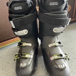 Salomon Ski Boots Size 10-11 (30/31 358mm) 