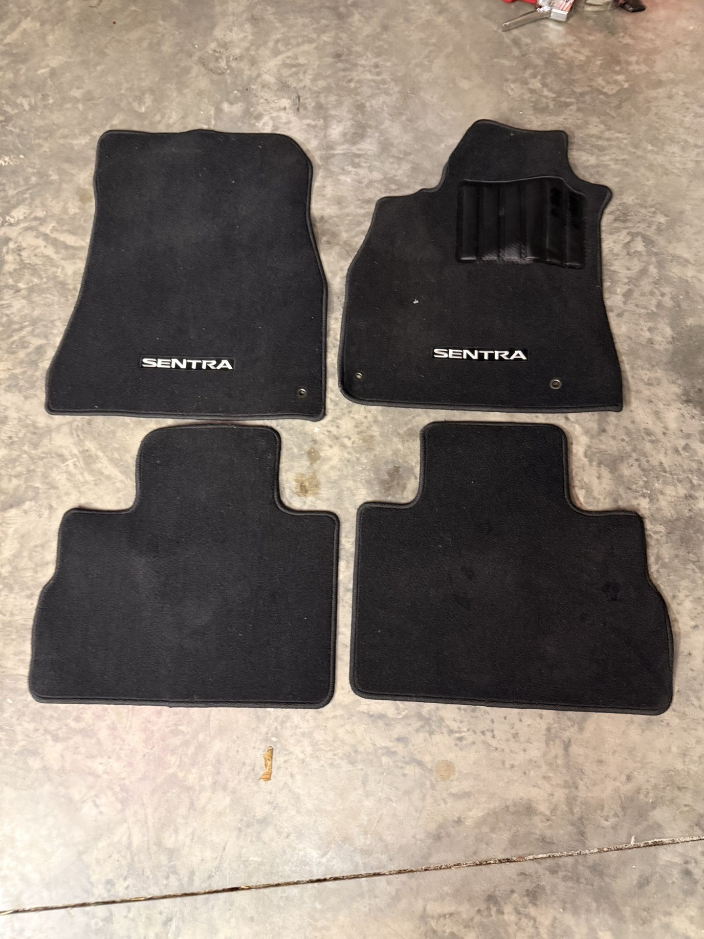 Nissan Sentra 2022 Mats