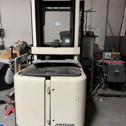 Crown SP Series Order Picker Forklift