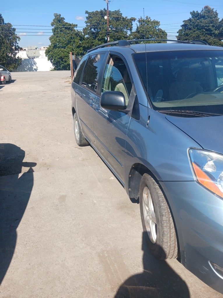 2006 Toyota Sienna