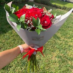 Fresh roses bouquets Place Your Order Delivery Available 