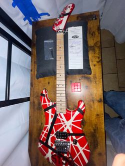 EVH Striped Series 5150 Electric Guitar