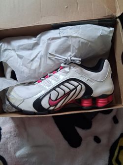 Nike shox NAVINA+si ,size 9 woman