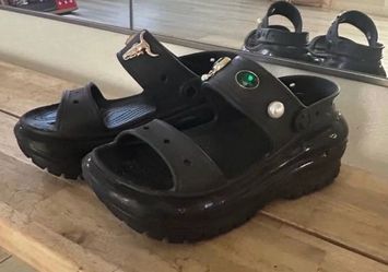 Croc mega crush sandal
