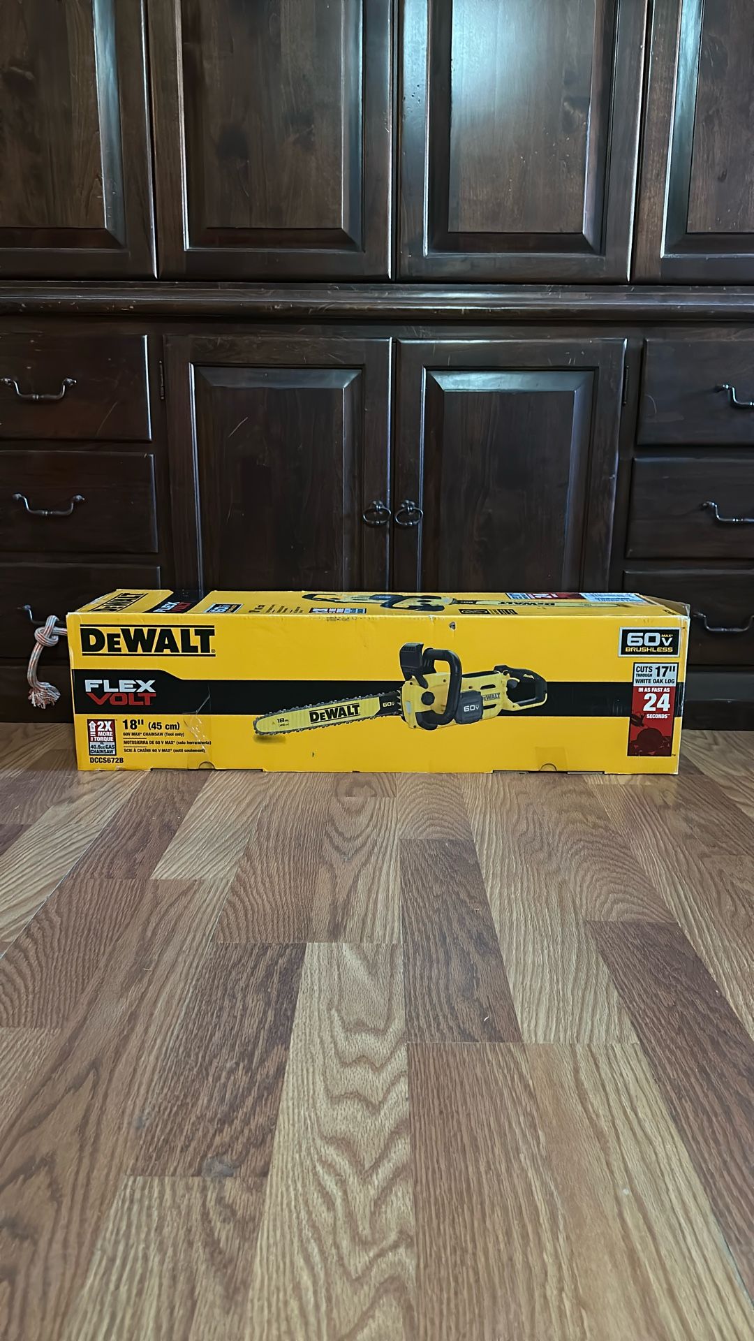 DEWALT FLEXVOLT 60V MAX 18in. Brushless Cordless Battery Powered Chainsaw (Tool Only)