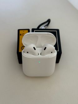 Apple AirPods with Charging Case