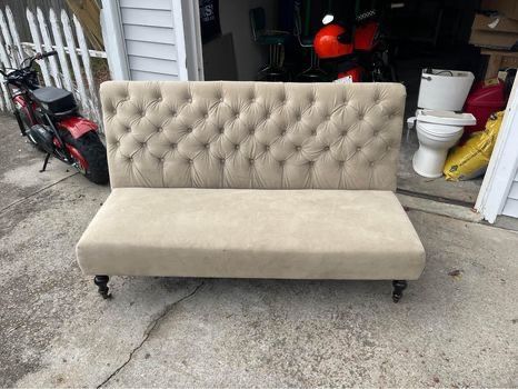 Satee Love Seat