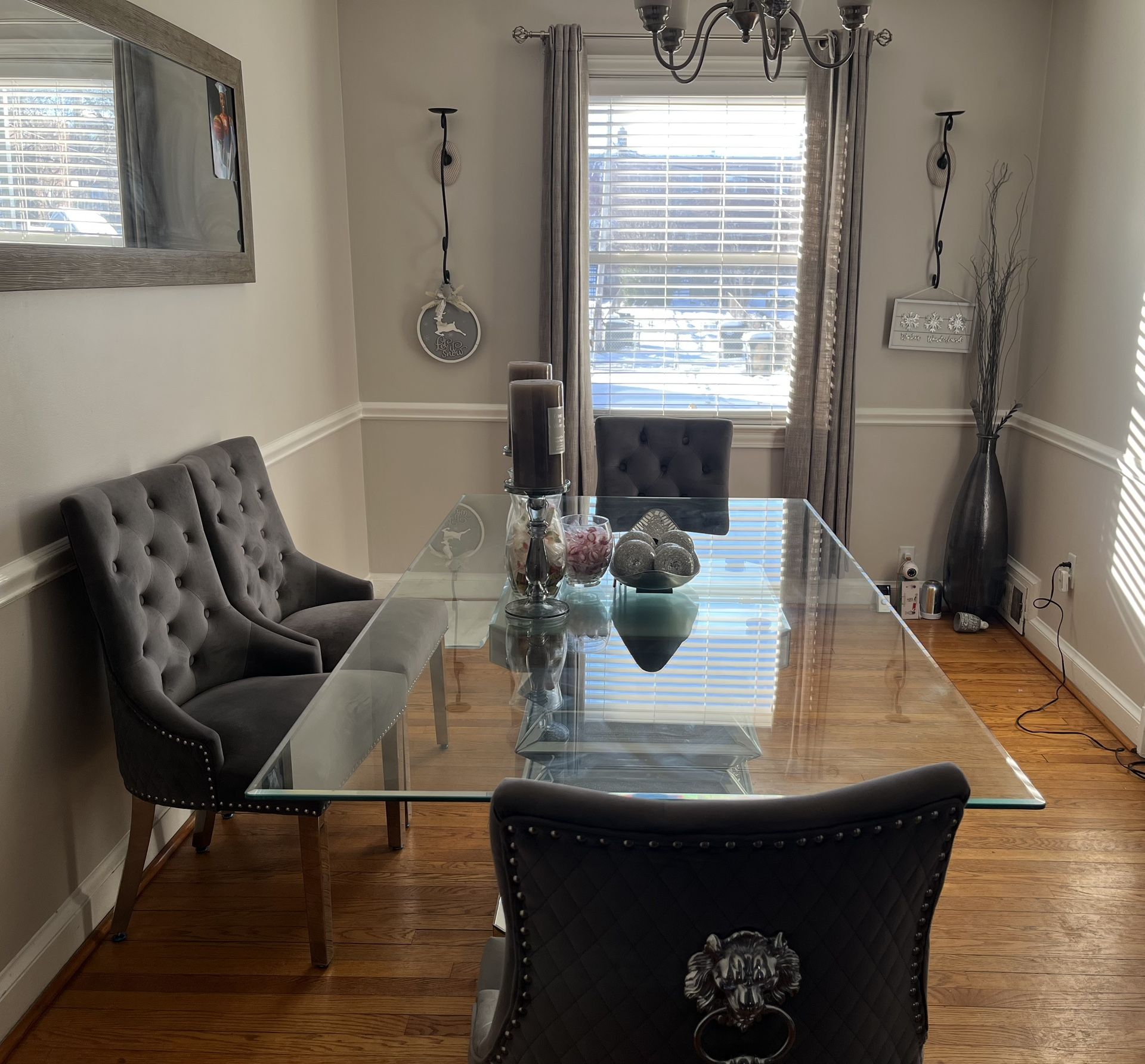 Dining Room Set/ Table And Chairs