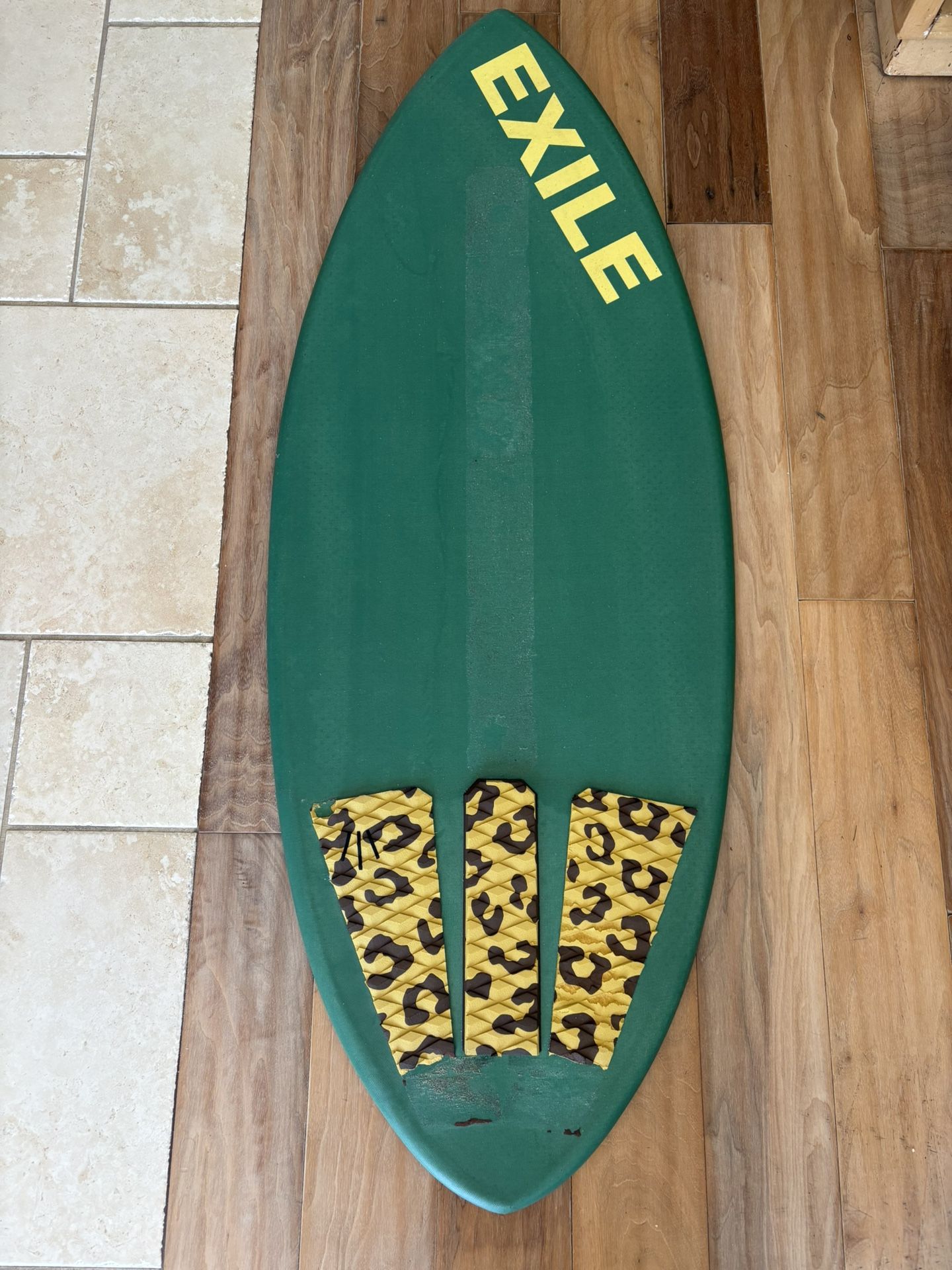 Medium Exile Hybrid shape