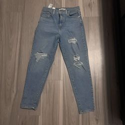 LEVIS MOM JEANS