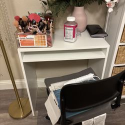 White Used Vintage Looking White Furniture 