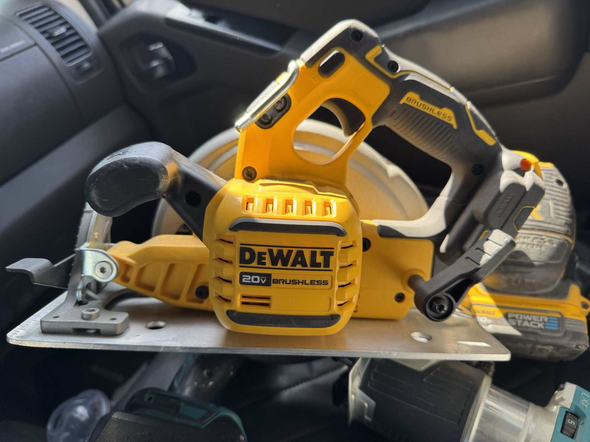DeWalt 20V MAX XR Circular Saw