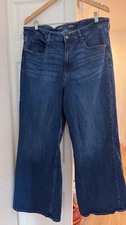 Brand new Old Navy Wide-Leg Cropped Jeans